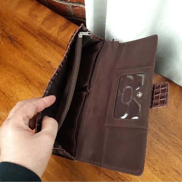 Brown Crocodile Pattern Clutch/Wristlet with Silver Buckle - Picture 6 of 9